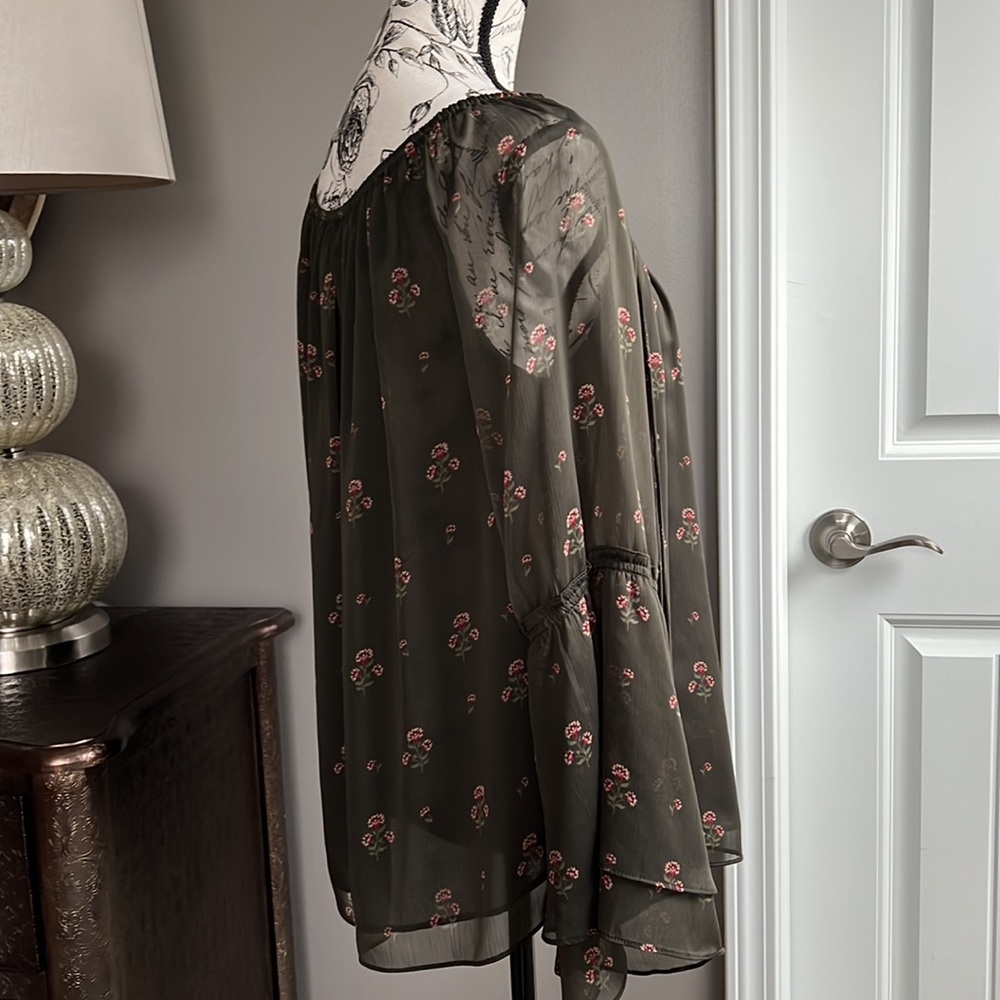 White House Black Market Boho style blouse - Picture 4 of 7